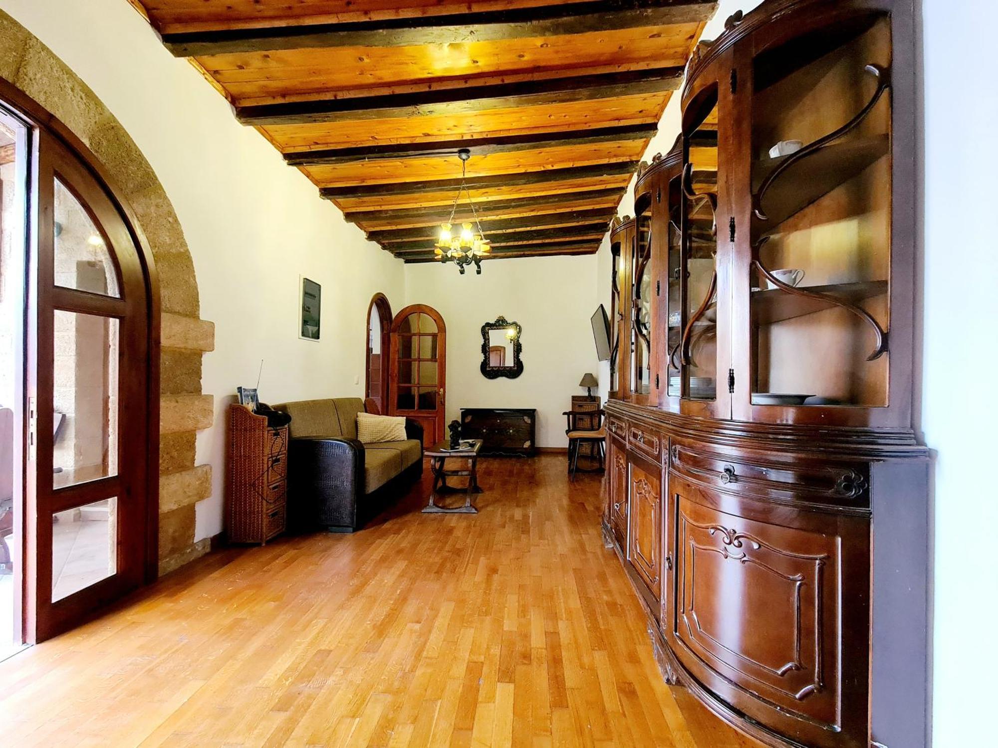 Apartment Shades Of Wood Old Town